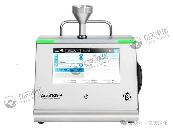 在潔凈環境的管理中，對空氣中不同粒徑顆粒物的實時監測至關重要，它能為關鍵流程監控提供可靠數據，同時保障生產符合相關法規要求。 塵埃粒子計數器是實現這一目標的重要工具，它主要用于測量潔凈環境里單位體積內塵埃粒子的數量和粒徑分布。借助它，我們可以對各種潔凈等級的工作臺、潔凈室、潔凈車間的凈化效果和潔凈級別進行有效監控，這對于提高產品質量、降低風險與成本，以及讓法規遵從變得更簡單都有著關鍵意義。 圖片 9001型凝聚核粒子計數器  0.1CFM(2.83 LPM)流量條件下10nm靈敏度 圖片 9001型凝聚核粒子計數器 (CPC)是市場中特有的一款水基、層流、高流量儀器，采用特有技術，具有0.1 CFM (2.83 LPM)流量條件下10 nm靈敏度。儀器具有超低誤計率，能夠為客戶提供可靠的環境監測和氣體處理，確保產品安全免受納米微粒污染。 特點與優勢 圖片 10 nm 靈敏度 0.1 CFM (2.83 LPM) 采樣流量 低誤計率 ( < 0.07 count/ft 3 ) 實現了低顆粒物濃度條件下的精確測量 快速響應 使用超純水或去離子水作為工作液，無需使用酒精或其它化學物質 數據存儲：250 個區域，999 個位置和10,000 個樣 可使用USB，USB 存儲設備和以太網進行數據傳輸 通過TrakPro? Lite Secure軟件進行外部報告 業內極高音量警報 簡單的點擊圖標觸摸屏操作方式 能夠存儲和檢索特定菜單和區域配置 9110型便攜式粒子計數器 值得信賴的0.1μm測量 圖片 9110型粒子計數器嚴格遵守符合 ISO 21501-4 標準，精確檢測0.100 μm的粒子，1.0 CFM (28.3 L/min)流速，0.100至10.0 μm粒徑范圍，可同時檢測多達八個通道的粒子數據。 特點與優勢 圖片 精確檢測0.100 μm的粒子 0.100至10.0 μm粒徑范圍 可同時檢測多達八個通道的粒子數據 1.0 CFM (28.3 L/min)流速 符合ISO 21501-4標準中所有要求 I級和II級無塵室檢測最佳選擇 完全符合ISO 21501-4要求 可生成ISO-14644-1，EU GMP Annex1和FS209E的符合性報告 通過TRAKPRO Lite Secure軟件輸出的外部認證報告 采用增強HeNe激光 高可重復和高可靠檢測/數據 數據存儲：250區，999個位置和10,000個樣本 USB、以太網和脈沖輸出 工業級高分貝報警 允許存儲和回放特定測試/配置 顯示多達三個環境參數 不銹鋼外殼 無縫整合M32-01多點采樣器 無塵室分類達到ISO I級 A100系列便攜式粒子計數器 圖片 該系列產品提供了最新的功能--數據完整性、通信選項和直觀的圖形用戶界面，帶來了更好的用戶體驗和輕松的合規性。無論是單機獨立使用還是作為易于使用的完整監控系統的一部分，A100系列都能滿足您的需求。 特點與優勢 圖片 一臺儀器即可完成包括分級、監測、高效過濾器檢漏和氣體測試在內的各項工作、并且能夠分析產生原因 可見度高的指示狀態 - LED 燈條可在 20 米/360° 范圍內清晰可見 符合 GMP 法規的用戶控制權限 內置體積校正系數使得氣體采樣體積更為精準 自動生成 ISO 14644-1 和 GMP （歐盟 GMP 和中國 GMP）報表和包括 TrakPro? Lite Secure 在內的工作流程軟件 高效過濾器檢漏和調查診斷模式 (視聽雙重模式) ISO 21501-4 校準要求 支持WiFi? 連接 業內最佳 5 年激光質保 適合各種用途 - 機身采用易于清潔的不銹鋼外殼 通過 4-20 mA 數據模擬輸出信號和環境傳感器輸入配件，簡單便捷的集成入第三方系統 最新 TrakPro? Lite Secure 軟件支持多種儀器報告 這些高靈敏度的粒子計數器性能可靠，能輕松滿足合規要求并保證數據完整性，可根據用戶的特定需求，幫助識別潛在的環境污染源，同時跟蹤潔凈空間中顆粒物水平隨時間的變化。